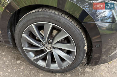 Лифтбек Skoda Superb 2019 в 