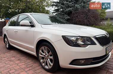 Лифтбек Skoda Superb 2013 в 