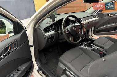 Лифтбек Skoda Superb 2013 в 