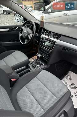 Лифтбек Skoda Superb 2012 в 