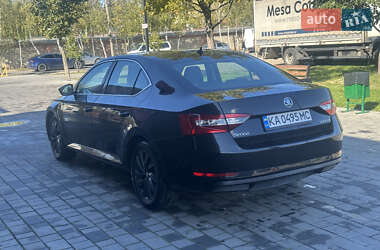 Лифтбек Skoda Superb 2015 в 