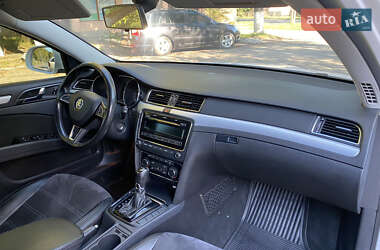 Ліфтбек Skoda Superb 2013 в  фото 15 Ліфтбек Skoda Superb 2013 в