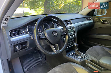 Ліфтбек Skoda Superb 2013 в  фото 24 Ліфтбек Skoda Superb 2013 в