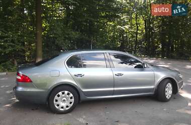Лифтбек Skoda Superb 2009 в 