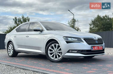 Ліфтбек Skoda Superb 2016 в Береговому