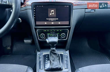 Лифтбек Skoda Superb 2009 в 