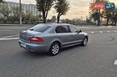 Лифтбек Skoda Superb 2012 в 