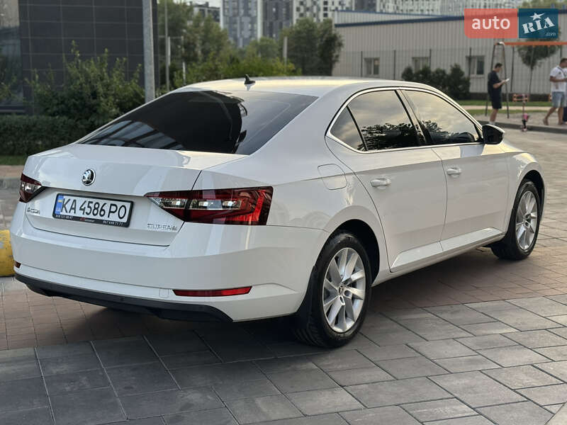 Лифтбек Skoda Superb 2018 в Киеве