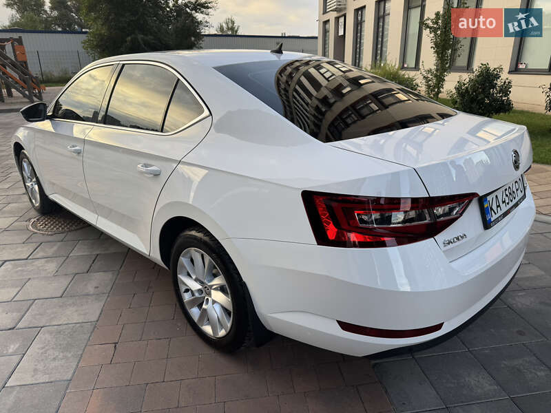 Лифтбек Skoda Superb 2018 в Киеве