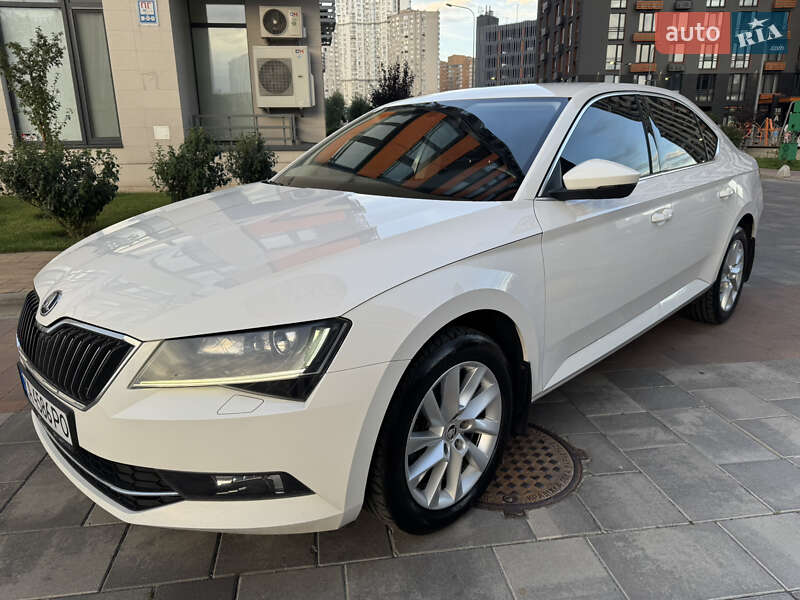 Лифтбек Skoda Superb 2018 в Киеве