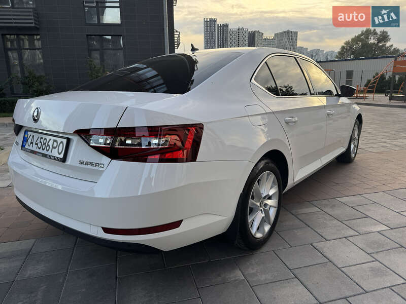 Лифтбек Skoda Superb 2018 в Киеве