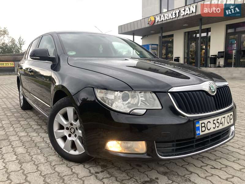 Лифтбек Skoda Superb 2011 в 