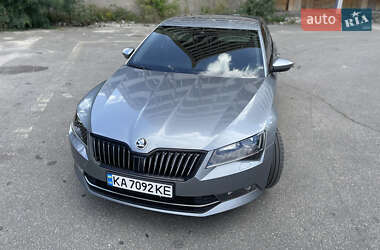 Лифтбек Skoda Superb 2015 в 