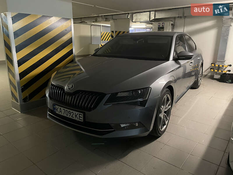 Лифтбек Skoda Superb 2015 в Киеве