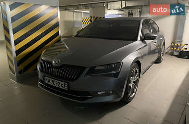 Лифтбек Skoda Superb 2015 в 