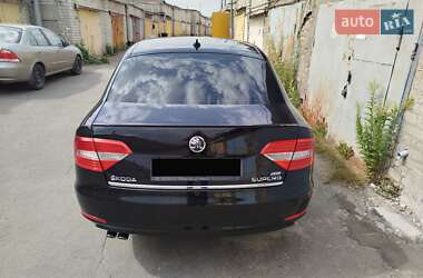 Лифтбек Skoda Superb 2013 в 