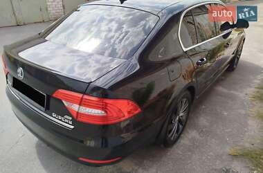 Лифтбек Skoda Superb 2013 в 