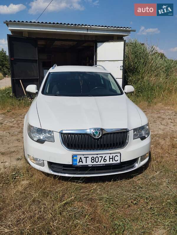 Универсал Skoda Superb 2010 в Долине
