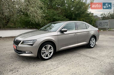 Лифтбек Skoda Superb 2017 в 