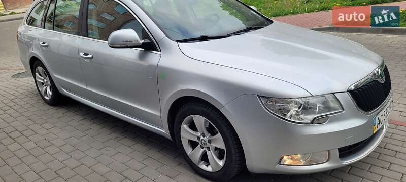 Универсал Skoda Superb 2012 в Луцке