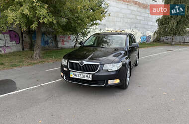 Лифтбек Skoda Superb 2012 в Киеве