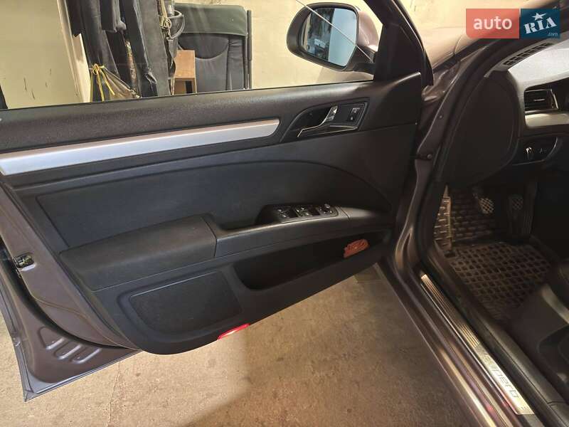 Универсал Skoda Superb 2012 в Кропивницком