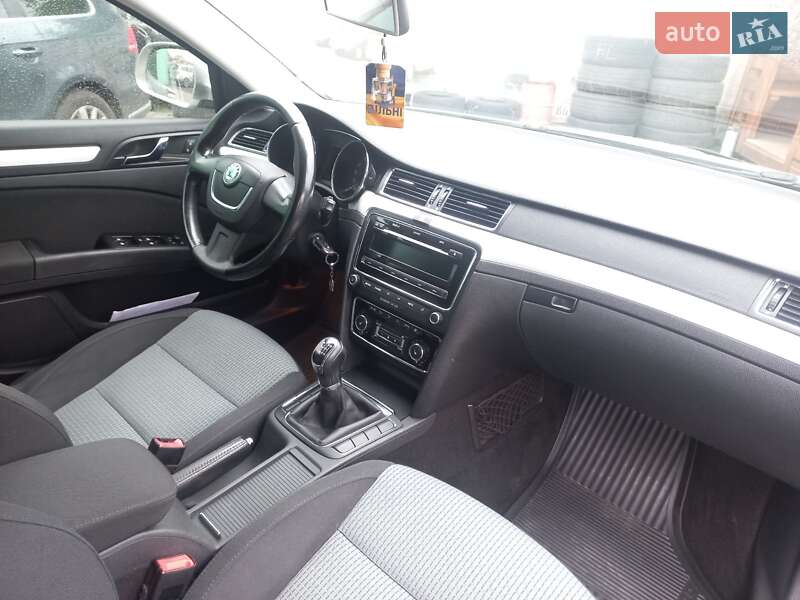 Универсал Skoda Superb 2010 в Шептицькому