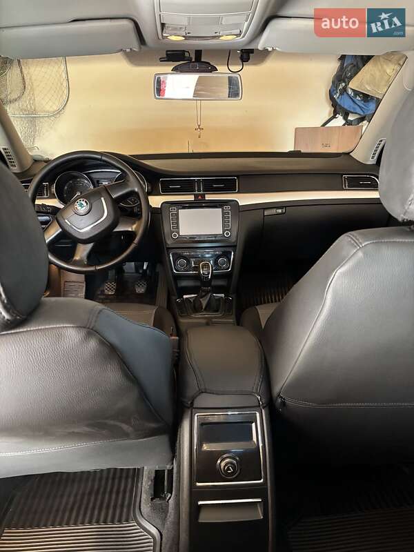 Универсал Skoda Superb 2012 в Кропивницком