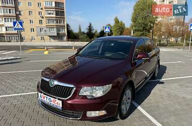 Лифтбек Skoda Superb 2012 в 