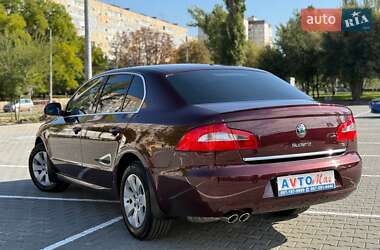 Лифтбек Skoda Superb 2012 в 