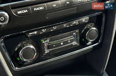Лифтбек Skoda Superb 2012 в 