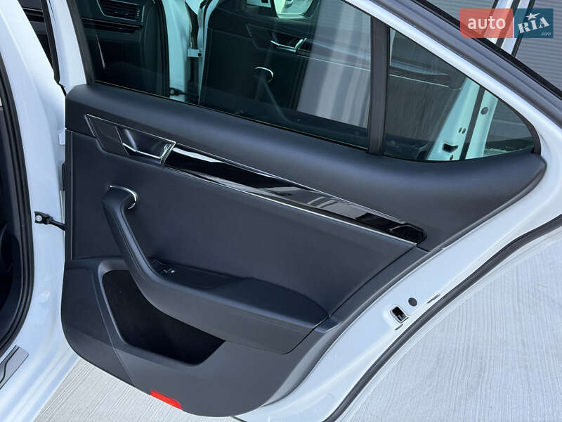 Лифтбек Skoda Superb 2023 в Броварах