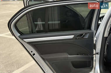 Лифтбек Skoda Superb 2012 в 