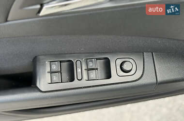 Лифтбек Skoda Superb 2012 в 