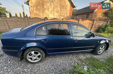 Лифтбек Skoda Superb 2001 в 