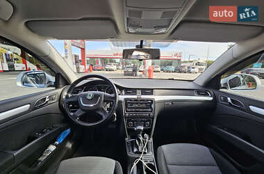 Лифтбек Skoda Superb 2011 в 