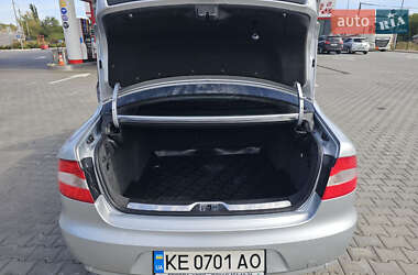 Лифтбек Skoda Superb 2011 в 