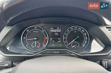 Лифтбек Skoda Superb 2017 в 