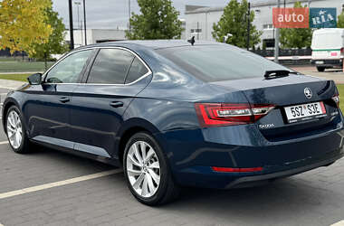 Лифтбек Skoda Superb 2017 в 