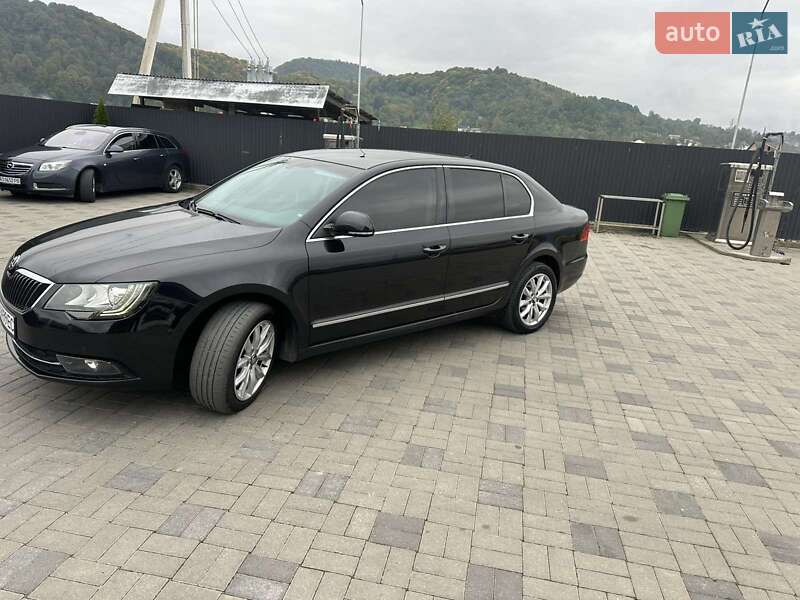Лифтбек Skoda Superb 2015 в 