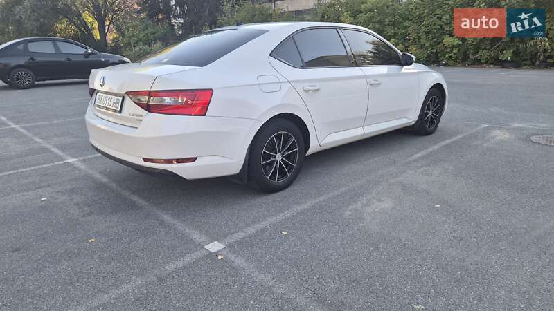 Лифтбек Skoda Superb 2015 в Киеве фото 9 Лифтбек Skoda Superb 2015 в Киеве
