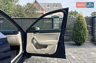 Лифтбек Skoda Superb 2019 в 