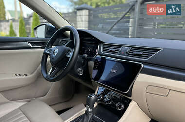 Лифтбек Skoda Superb 2019 в 