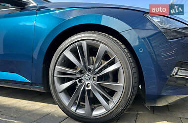 Лифтбек Skoda Superb 2019 в 