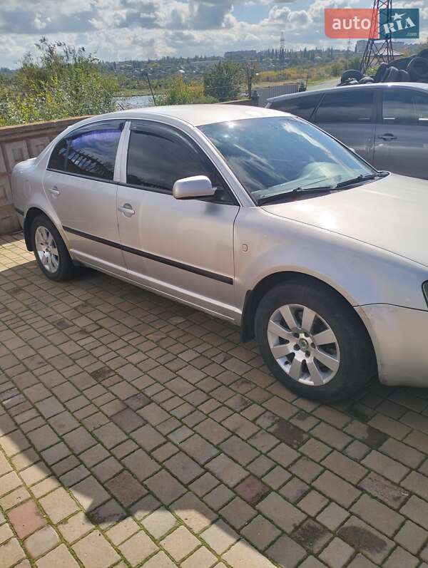 Лифтбек Skoda Superb 2002 в Кривом Роге фото Лифтбек Skoda Superb 2002 в Кривом Роге