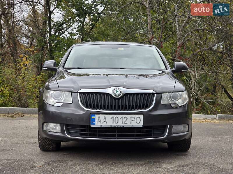 Лифтбек Skoda Superb 2010 в 