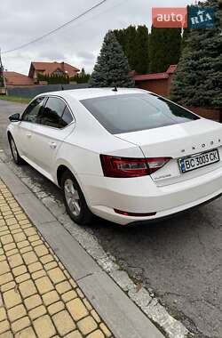 Лифтбек Skoda Superb 2020 в 