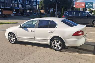 Лифтбек Skoda Superb 2012 в 