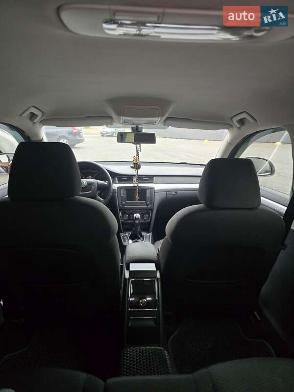 Универсал Skoda Superb 2012 в Николаеве