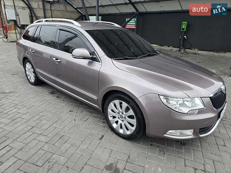 Универсал Skoda Superb 2012 в Николаеве